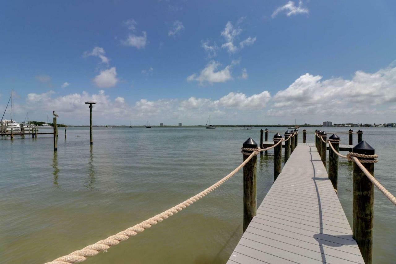 Estero Island Apartment With Boat Dock Fort Myers Beach Exterior photo